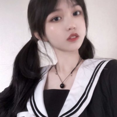 8mD63XPYhrQqL's profile picture. 