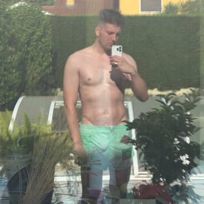 eoldezi's profile picture. 