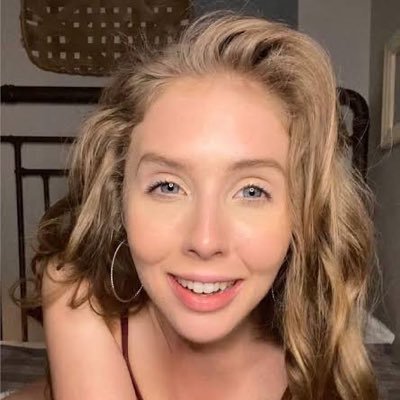 Katieevans989's profile picture. 