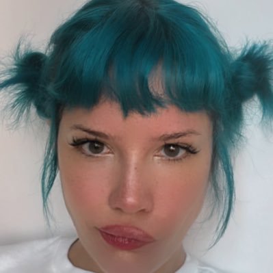 24 y/o 🇮🇹🫶🏼Italian native speaker wth C2 english level ^ sono onesta e probabilmente incoerente Gf streams with sub eng ⬇️