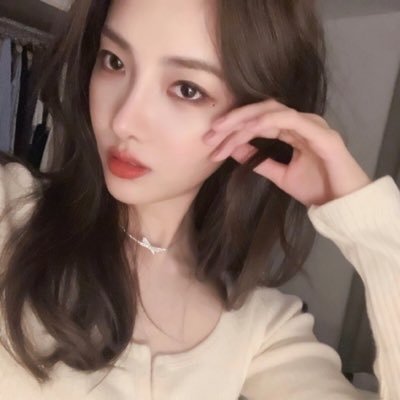 4Qz42GDt010GEV8's profile picture. 