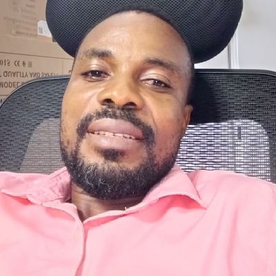 EMaxadoboe's profile picture. Be your own motivation.. simple