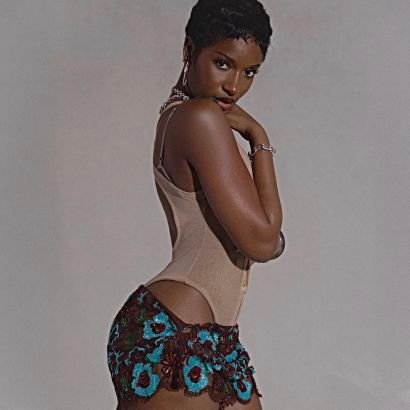 hello there || Hot Body szn𫦠Profile