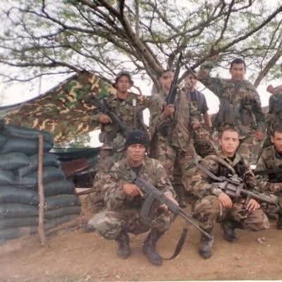 Nunca es tarde si la dicha es buena .
Gloriosa Infantería de Marina