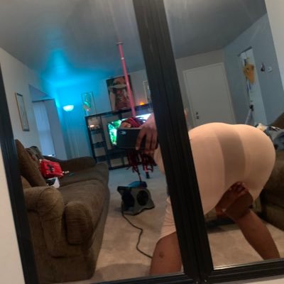 no im not on here to link I just want a view no I dont want to text you 🙄💦 I’d hate for you to see yo nigga on here 😇🙊 but I’m quiet freak