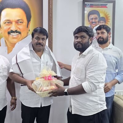 aneezudeen's profile picture. 🏴அயலக அணி🚩
#அண்ணா நகர் தெற்கு பகுதி அமைப்பாளர் #சென்னை மேற்கு மாவட்டம்
@DMKITwing #DMKITwing

Belongs to Dravidian Stock/DMK