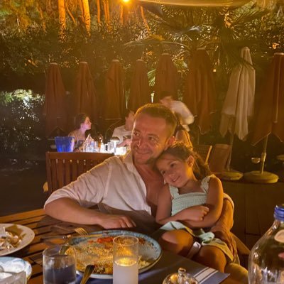 KwanchB's profile picture. İnanmak, düşünmekten kolay. Bu yüzden, düşünenden çok inanan var.