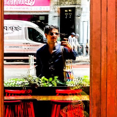 samuflor3s's profile picture. wasting words on lowercases and capitals