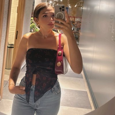 lorreasa's profile picture. ı was silent but I was never blind.