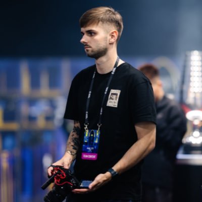 Filmmaker & Photographer
Portfolio at https://t.co/QcYeIdLk6k
Worked with @ESLCS | @HLTVorg | @VALORANTpl | @paszaBiceps | @BetclicApogee
