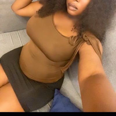 I tweet and repost absurd things. Fake Freak⚠️ Corporate babe 💅