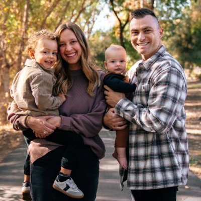 Dfgg8Zach's profile picture. There are two kinds of people in this world… And I don´t like them.