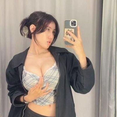 moneylisaa_'s profile picture. Don't be an addict, be the drug.!