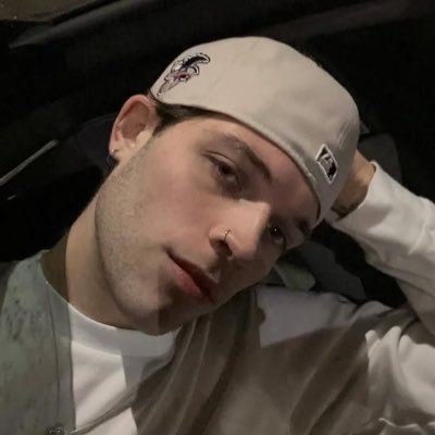 me mataram ontem mas nunca me senti tão vivo ㅤ ㅤㅤㅤㅤ ㅤ ㅤㅤㅤㅤ