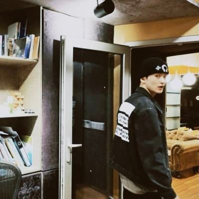 merc8ds's profile picture. moveeeed