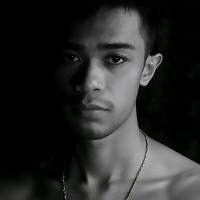 jerisaurusrex's profile picture. clink clink