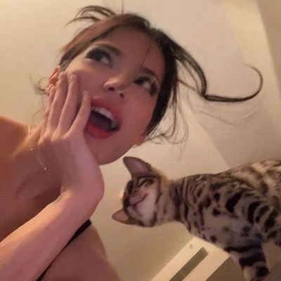 LoryReiche98757's profile picture. Craving a thrill? My one-on-one video chats will set your soul ablaze.
camgirls🔞nsfw❤️pornstar😍chaturbate🍌videochat