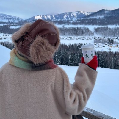 MuseInBloom86's profile picture. No storm can stop my dream-bound steps.