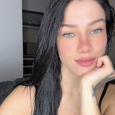 Texas girl who loves cats 🐾
Don't get fooled by my soft features, I bite 🫦
Watch me purr on my FREE link below ⬇️🌶️