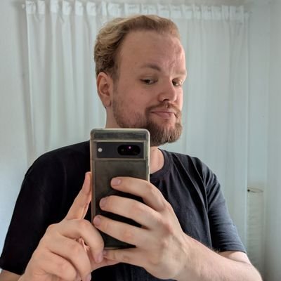 Gayming, Single, Politik, schlechte Wortwitze und ab und an mal ein Treffer mit einem gutem Gag. Privat hier, wie auch sonst?
@WakaNSFW für die guten Freunde.