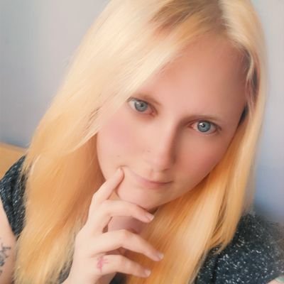 Sul Sul! 💜 Sims 4 Builder & Legacy Player 🏡 I am 🎨 Creative, 🐱 Cat Lover & 😬 Socially Awkward 💜 Gallery ID: MimzyPlays | I also play DDLV! 🏰✨️