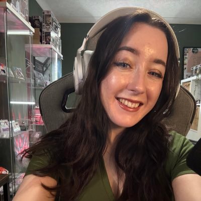 Twitch Affiliate 👾 Twitch Women’s Guild 💜a Cat Mum 🐈⬛🐈 🇬🇧 Variety streamer inc The Sims, Stardew & Palia! hollydollygames@gmail.com
