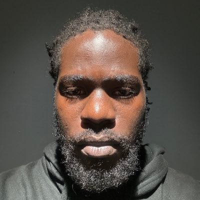 Managing / @ReggieOsei3 Community / @si_boyz_15 Mail: nanaoseicassius@gmail.com a creative machine