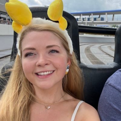 Queen Padmé Amidala’s #1 Fan - Disney Parks and Resorts Fan (most of the time) 🍫🥨🌮 I love a well done soft goods refurb