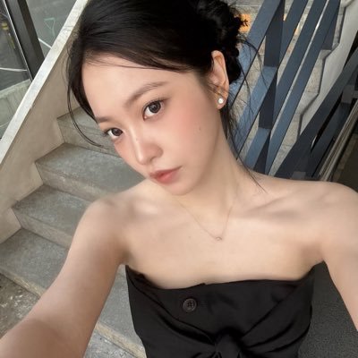 ࿐ ࿔*: my pronouns are princess, wifey, and babygirl ⋆˚ ❀ ˖° 🏡🌸