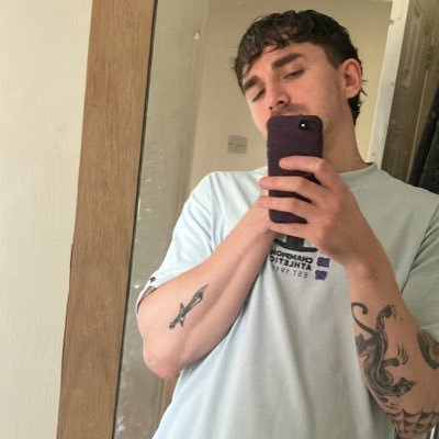 nadatswrong's profile picture. Winds howling..