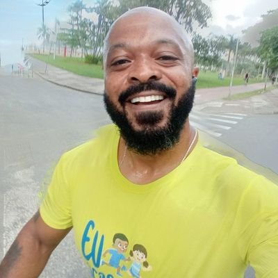 VitekoMatos's profile picture. Antirracista, antifascista e santista.
