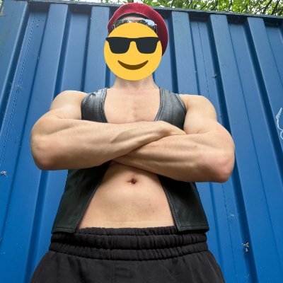 Stryker_____'s profile picture. Hung Dom - Also teach educational ff