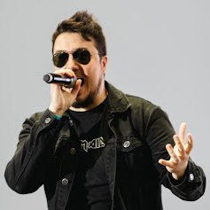 Bacharel em Comunicação Digital, Desenvolvedor Python e Vocalista na Steel Maiden o maior tributo Iron Maiden de SC.