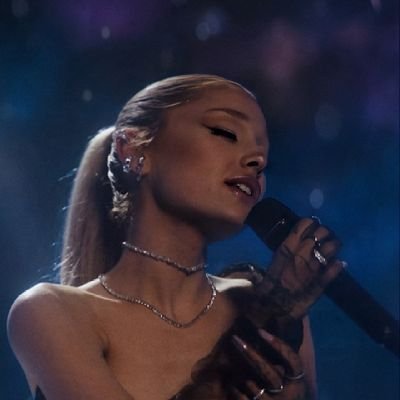 he/him, i stan ariana grande, the weeknd, doja cat, sabrina carpenter,... fav show: mlb.
alt acc: @grandestarifan2 .
insta acc: @/eternallygrande_insta