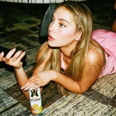 llovmcu's profile picture. main account @lovmcu