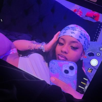 celebreeityyy's profile picture. not interested .
