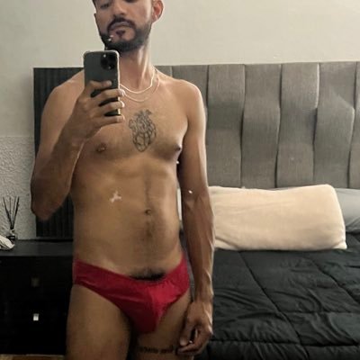 Negro, grande y sin piedad. 🍆🔥No prometo amor, solo orgasmos reales. Lo mío es partirte en dos. +18 🎥 Contenido explícito | Sin censura | Solo para valientes