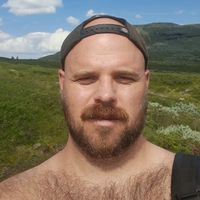 joagullik's profile picture. Kan ikke snakke nå, for opptatt med å importere kulturkrig...
