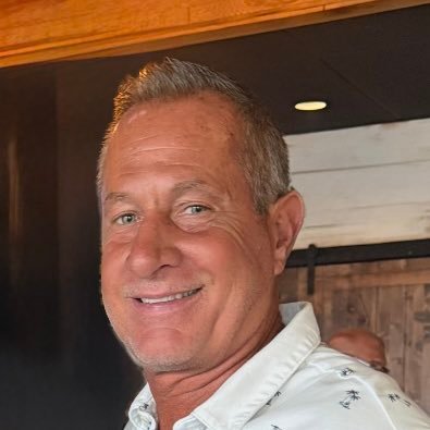 coachcolombo61's profile picture. Jersey boy living in paradise. No shoes..No shirt..No problem. Lifelong Mets Knicks Giants fan 😎🌴✌🏽