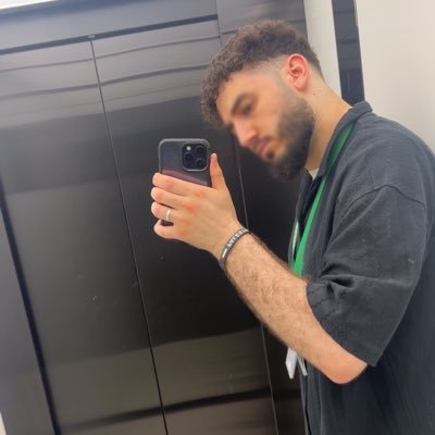 Je donne mon avis artistique🧔🏻♂️ || mes tweets en bas sont + intéressants. ❌🚺