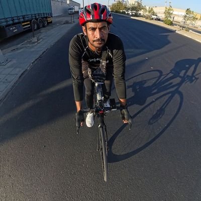 مخـي بتكون من وأحد عاقــــل وغبي و ذكـي وشيخ وواحـد قليل أدب غايتو إنت وحظك على حسب الزول المستلـم