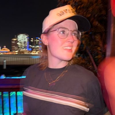 carly__mo's profile picture. made eye contact with Beyoncé and got a smile 😫