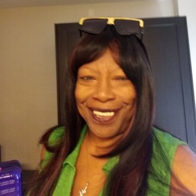 All about that retired life. Love travel , sports , shopping and blogging . Follow my blog 30 Plus Teams 30 Plus Dreams on wordpress .
