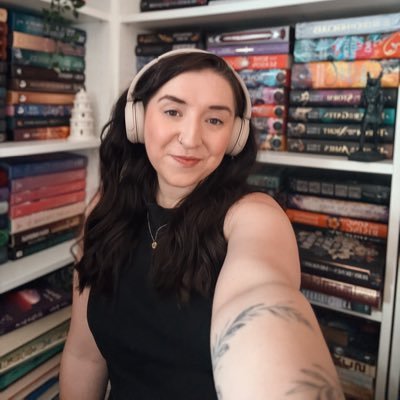 UK book reviewer. Full time Fairy @fairyloot 🌻🌙 I’m also on bookstagram as @readerofrivendell 📖 Email me here: readerofrivendell@gmail.com