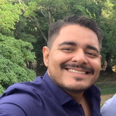 30. Ilustrador y editor, medio pendejo y horny las 24/7. Me gustan los gatos, opinar de todo y el helado. 🙏🏽