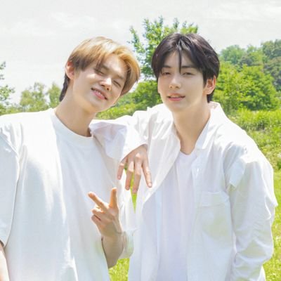 𝐖𝐞 𝐚𝐫𝐞 𝐭𝐡𝐞 𝐡𝐚𝐩𝐩𝐢𝐞𝐬𝐭 𝐰𝐡𝐞𝐧 𝐭𝐡𝐞 𝐟𝐢𝐯𝐞 𝐨𝐟 𝐮𝐬 𝐚𝐫𝐞 𝐭𝐨𝐠𝐞𝐭𝐡𝐞𝐫. INFJ-T | Gemini | 25+ | Broke Soobrangdan | 🐰🦊 ✨🎡