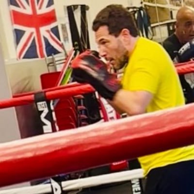 Mister B was here! #Boxing #Photography #cards 🎗️ Mister B was here