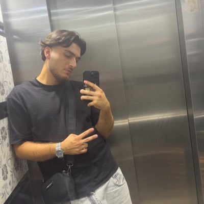 semibkt's profile picture. 