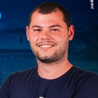 Pós-graduado em Filosofia, Sociologia e Ciências Sociais pela Faculdade Iguaçu e Bacharelado em Filosofia pela Faculdade Dom Luciano Mendes.