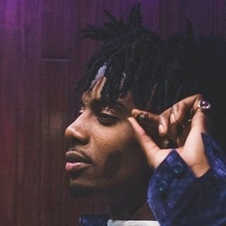 fullcrumcutie's profile picture. im 17 and im back from the dead